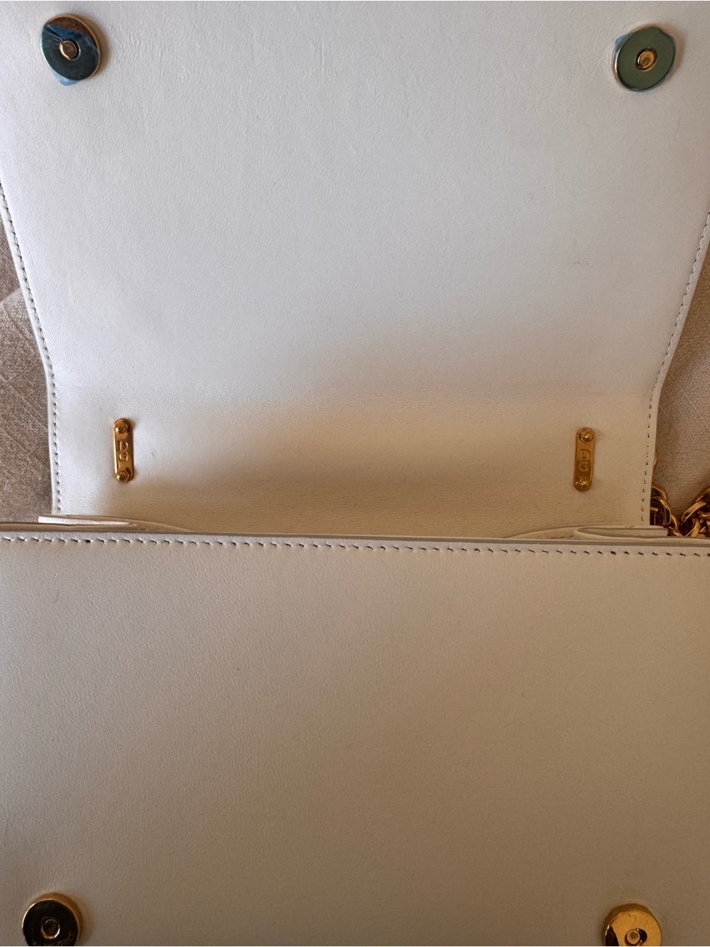 Dolce & Gabbana White Leather Shoulder Bag with Gold DG Logo NEW - Picture 7 of 10